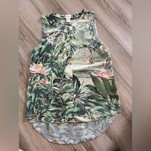 Floral top size 4